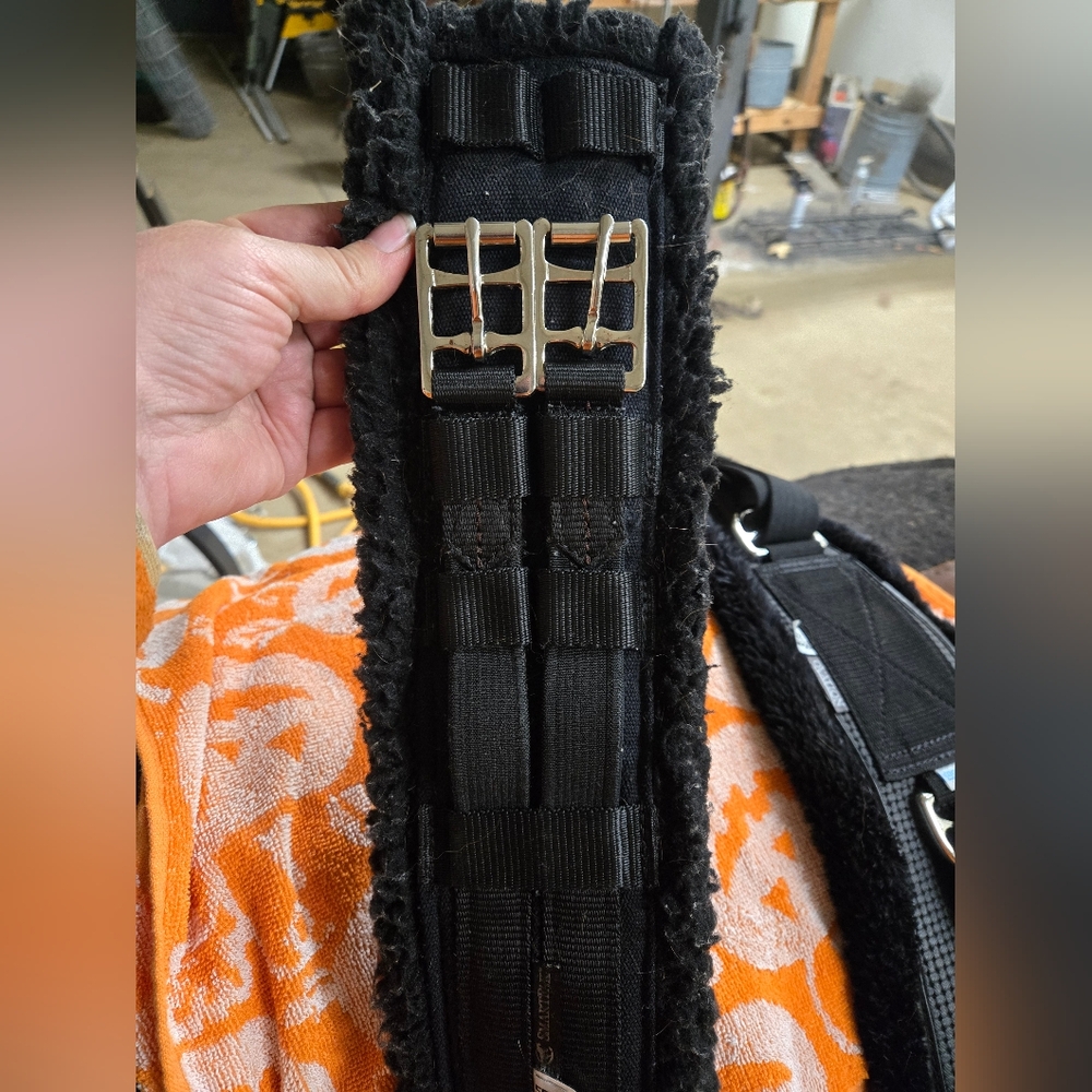 Lettia Coolmax girth 22"